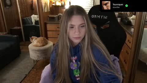 Snapshot of incognitoqueen chatting on 5, 1, 2025 Carter online show from 5, 1, 2025