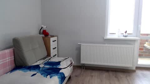 Della online show from 8, 3, 2025