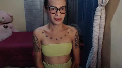 Snapshot of indaypakay_ts chatting on 27, 4, 2026 Pakay online show from 27, 4, 2026