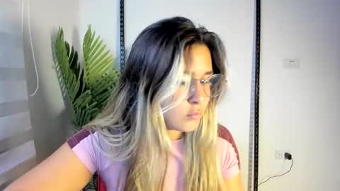 Snapshot of india_secretary chatting on 12, 5, 2026 Lana online show from 12, 5, 2026