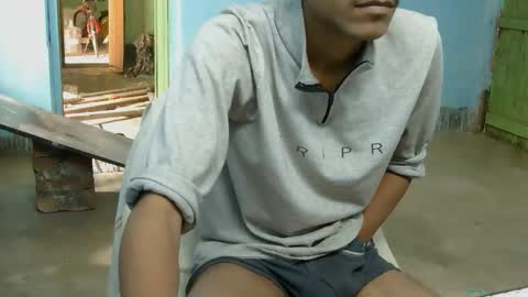 Snapshot of indian_bengali_boy chatting on 26, 11, 2025 Suman Leo online show from 26, 11, 2025
