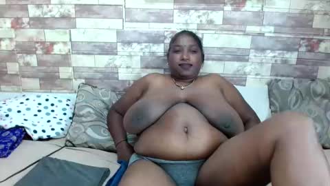 Snapshot of indianblue3 chatting on 17, 12, 2024 tracy online show from 17, 12, 2024