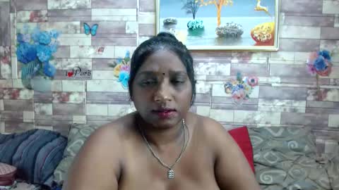 Snapshot of indianblue3 chatting on 26, 11, 2025 tracy online show from 26, 11, 2025