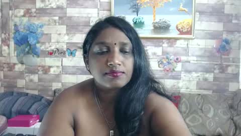 Snapshot of indianblue3 chatting on 23, 12, 2025 tracy online show from 23, 12, 2025