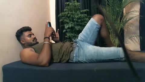 Snapshot of indianbull2023 chatting on 1, 5, 2026 indian slim boy with big for u online show from 1, 5, 2026