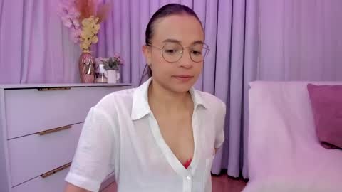 Snapshot of indiancutie_ chatting on 17, 4, 2026 MIA online show from 17, 4, 2026