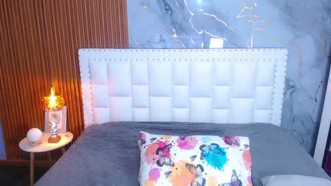 LITTLE AINHOA  online show from 18, 1, 2025