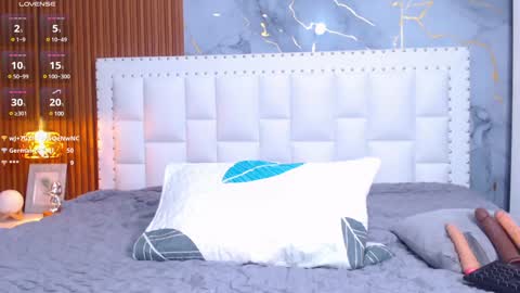 LITTLE AINHOA  online show from 20, 1, 2025