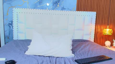 LITTLE AINHOA  online show from 24, 2, 2025