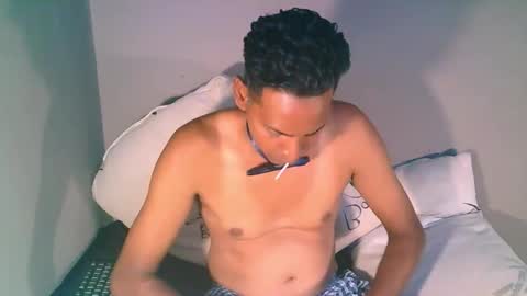 Snapshot of indianhunk2026 chatting on 21, 4, 2026 Theo online show from 21, 4, 2026