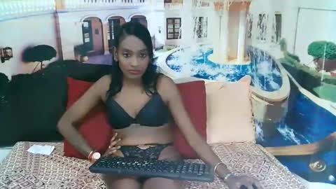 Snapshot of indianlovebug chatting on 16, 12, 2024 Leah online show from 16, 12, 2024