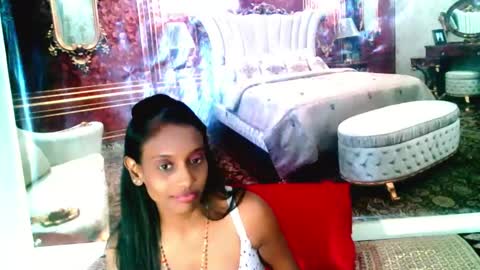 Snapshot of indianlovebug chatting on 13, 1, 2025 Leah online show from 13, 1, 2025
