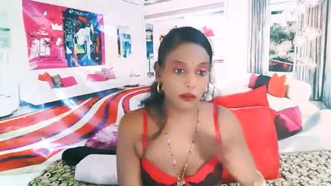Snapshot of indianlovebug chatting on 15, 9, 2025 Leah online show from 15, 9, 2025