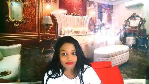 Snapshot of indianlovebug chatting on 22, 9, 2025 Leah online show from 22, 9, 2025