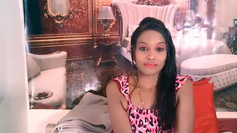 Snapshot of indianlovebug chatting on 30, 9, 2025 Leah online show from 30, 9, 2025