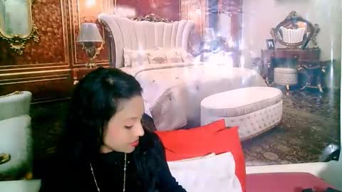 Snapshot of indianlovebug chatting on 6, 10, 2025 Leah online show from 6, 10, 2025