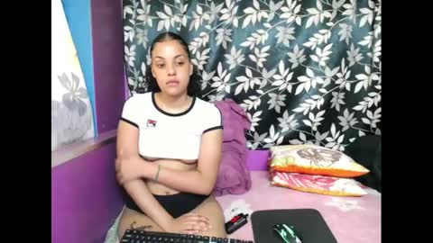 Snapshot of indianmaxine07 chatting on 27, 10, 2025 indianmaxine07 online show from 27, 10, 2025