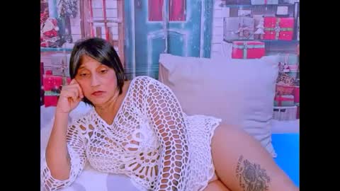 indianroxy27 online show from 2, 12, 2025