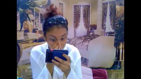 indiansexybutt4u2luv online show from 17, 3, 2026