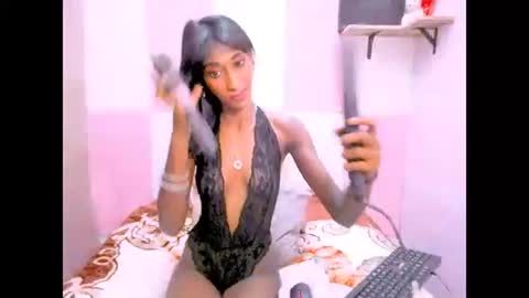 Snapshot of indiansunglaze694u chatting on 5, 3, 2026 indiansunglaze694u online show from 5, 3, 2026