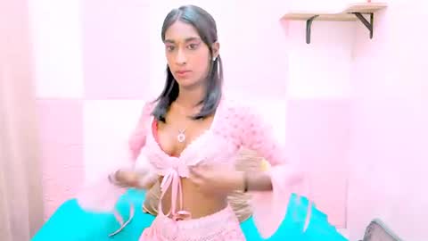 Snapshot of indiansunglaze694u chatting on 26, 3, 2026 indiansunglaze694u online show from 26, 3, 2026