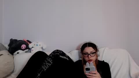 Indigo Elle online show from 10, 3, 2025