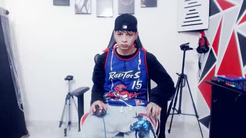 Snapshot of indomitablebeast chatting on 14, 11, 2025 matias online show from 14, 11, 2025