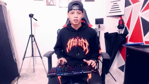 Snapshot of indomitablebeast chatting on 20, 11, 2025 matias online show from 20, 11, 2025