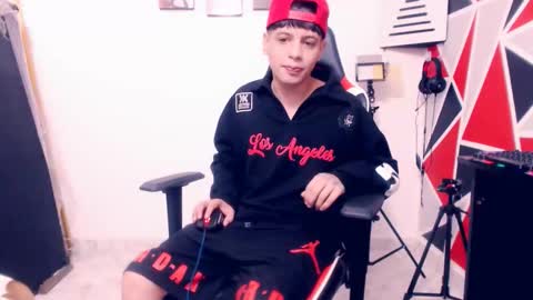 Snapshot of indomitablebeast chatting on 16, 12, 2025 matias online show from 16, 12, 2025