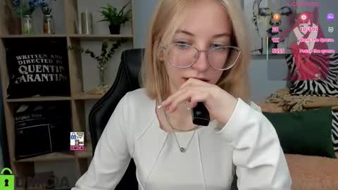 Snapshot of inferno_mia chatting on 15, 10, 2025 Mia online show from 15, 10, 2025