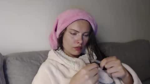 Sweet girl online show from 25, 4, 2026