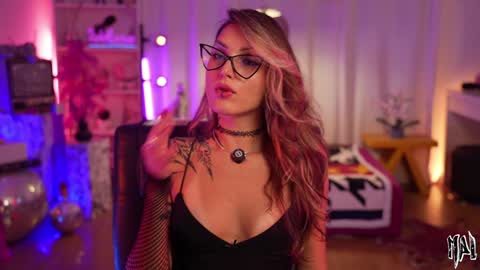 Snapshot of informal_ chatting on 12, 10, 2025 MAL ---  online show from 12, 10, 2025