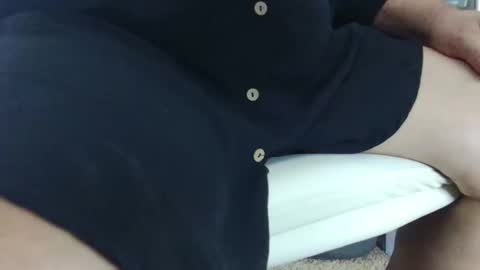 Snapshot of injmolder2 chatting on 11, 10, 2025 Hanging Out online show from 11, 10, 2025