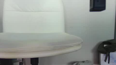 Snapshot of injmolder2 chatting on 17, 3, 2026 Hanging Out online show from 17, 3, 2026