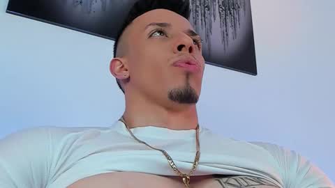 Snapshot of inkangelo chatting on 28, 9, 2025 ANGELO online show from 28, 9, 2025