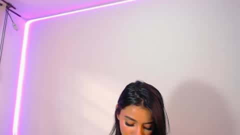 Snapshot of innocent_fox chatting on 21, 2, 2025 Abril online show from 21, 2, 2025