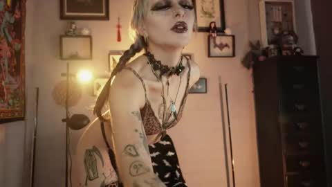 Snapshot of insania_999 chatting on 18, 3, 2026 SANIA online show from 18, 3, 2026