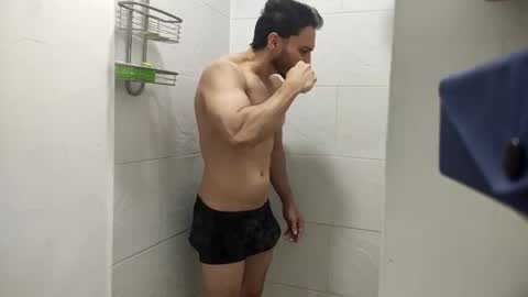 Snapshot of insistente chatting on 24, 11, 2025 INSTAGRAM camilodlx online show from 24, 11, 2025