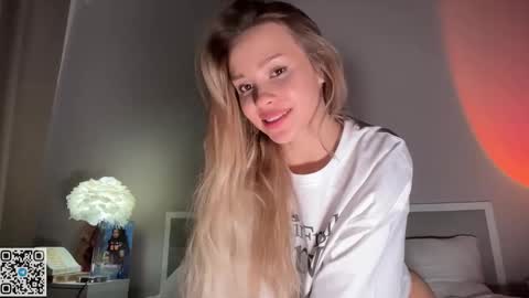 Snapshot of inspiration_in_frame chatting on 15, 11, 2025 Sully and Kate online show from 15, 11, 2025