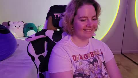 Snapshot of internetfairy_xo chatting on 18, 1, 2025 Faye online show from 18, 1, 2025