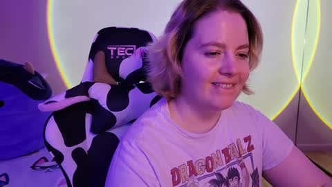 Snapshot of internetfairy_xo chatting on 21, 2, 2025 Faye online show from 21, 2, 2025