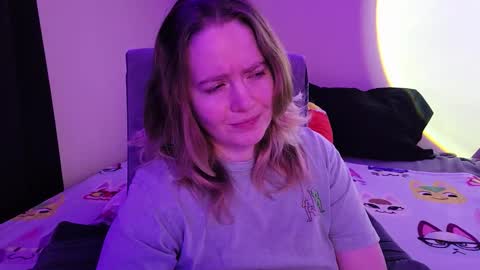 Snapshot of internetfairy_xo chatting on 7, 1, 2026 Faye online show from 7, 1, 2026