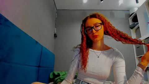 Snapshot of internetsexplorer chatting on 17, 4, 2026 Bernadette Join online show from 17, 4, 2026