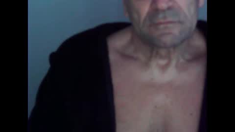 Snapshot of invested2022 chatting on 7, 11, 2025 Invested online show from 7, 11, 2025