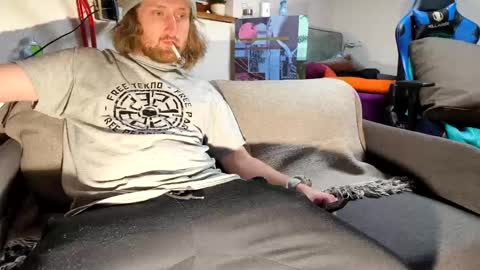 Snapshot of ipipo42o chatting on 11, 3, 2025 DrownMentally online show from 11, 3, 2025