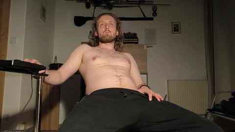 Snapshot of ipipo42o chatting on 12, 11, 2025 DrownMentally online show from 12, 11, 2025