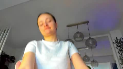 Snapshot of irenevon chatting on 29, 10, 2025 Ir s room online show from 29, 10, 2025