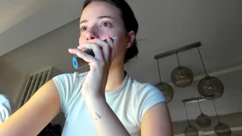 Snapshot of irenevon chatting on 12, 11, 2025 Ir s room online show from 12, 11, 2025