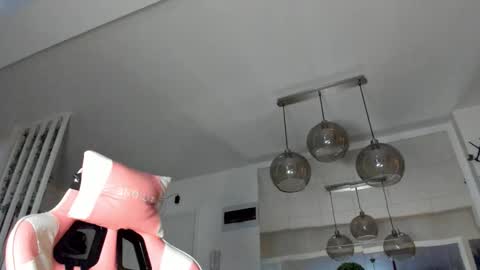 Snapshot of irenevon chatting on 29, 11, 2025 Ir s room online show from 29, 11, 2025