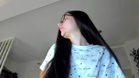 Snapshot of irenevon chatting on 5, 12, 2025 Ir s room online show from 5, 12, 2025